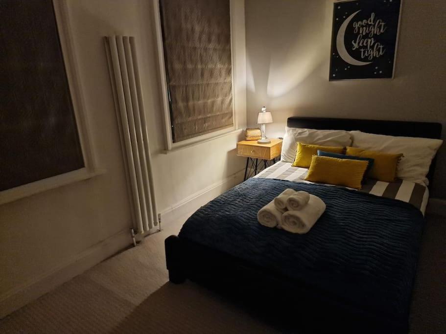 Quintessentially 'london' Flat