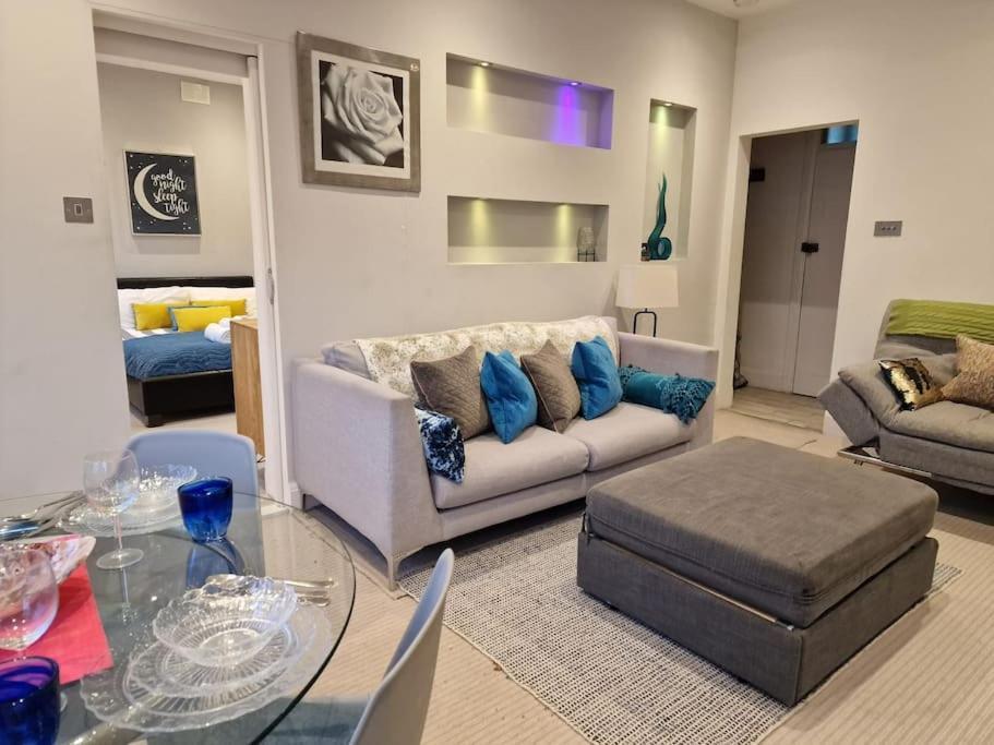 Quintessentially 'london' Flat *