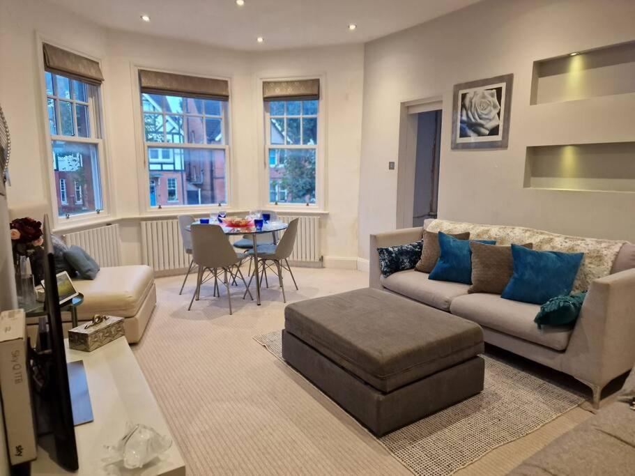 Quintessentially 'london' Flat Apartment London