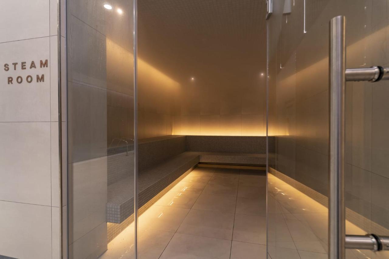 One And Two Bedroom At Coppermaker Square In Lively Stratford Aparthotel Londres