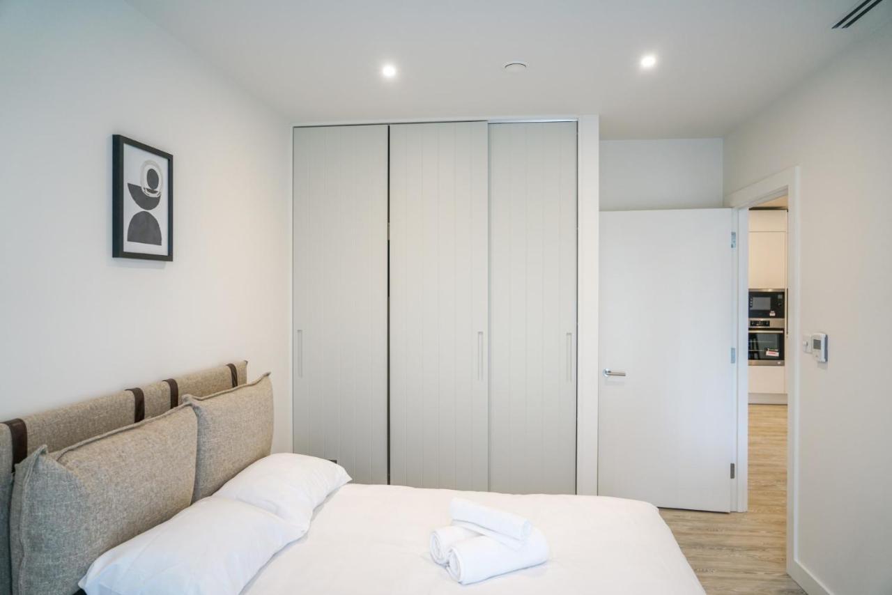 One And Two Bedroom At Coppermaker Square In Lively Stratford Aparthotel *
