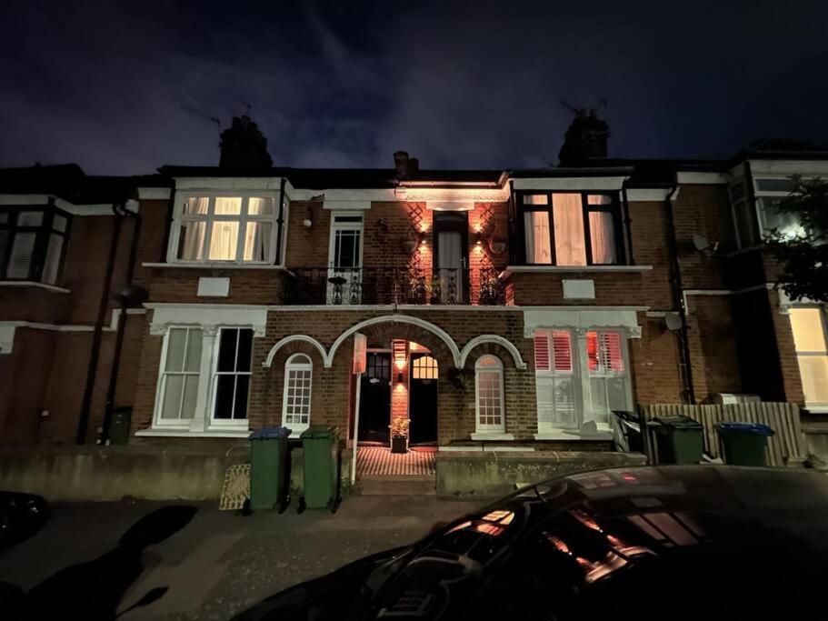 Modern Holiday home London
