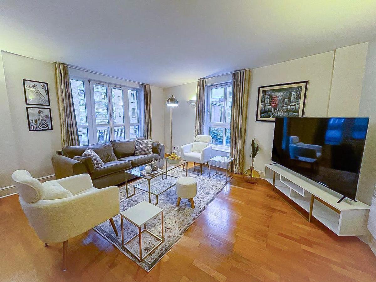 Apartment Luxury 2 Bedroom In Central At Affordable Rates