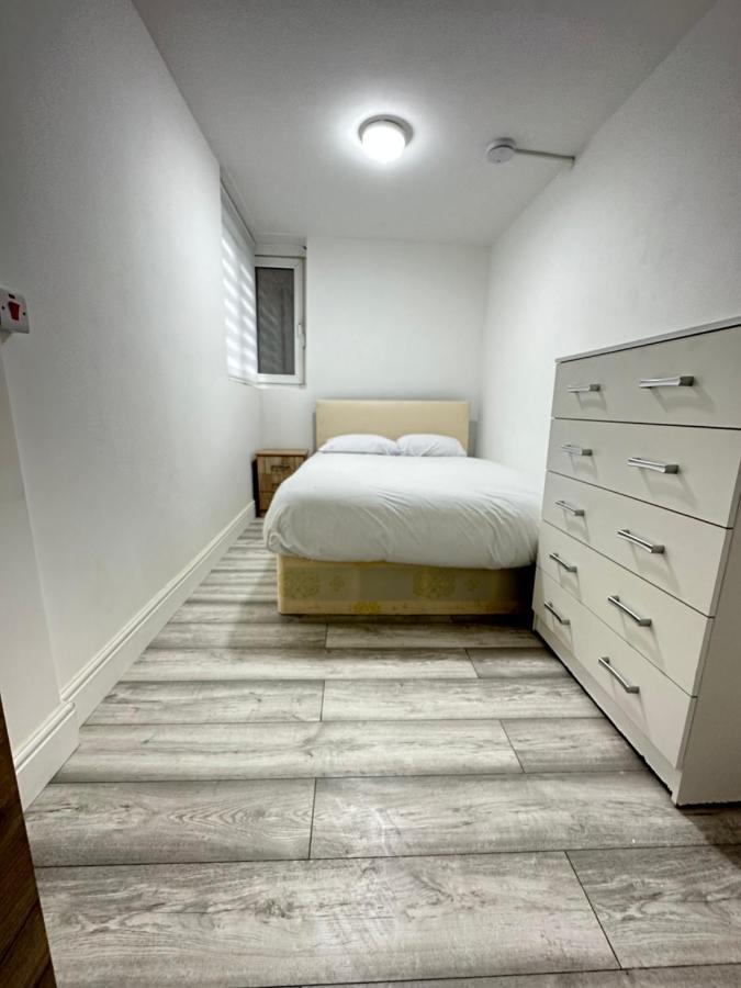 3 Bedroom Bayswater * London