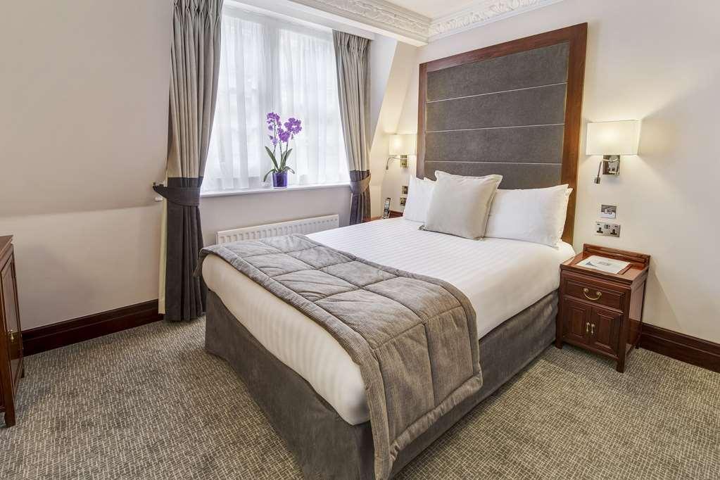Fitzrovia Hotel 4*