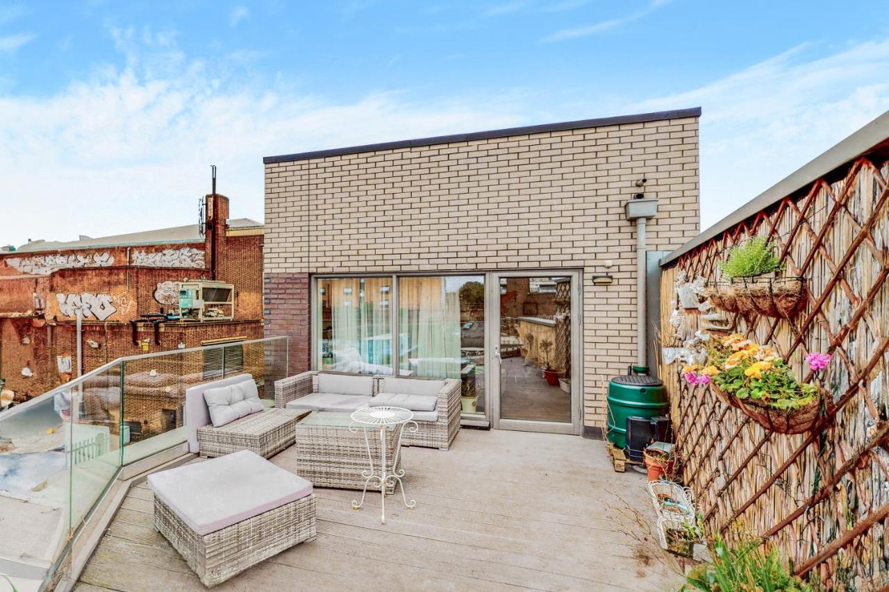 Modern And Spacious 4 Bed House In The Centre Holiday home London