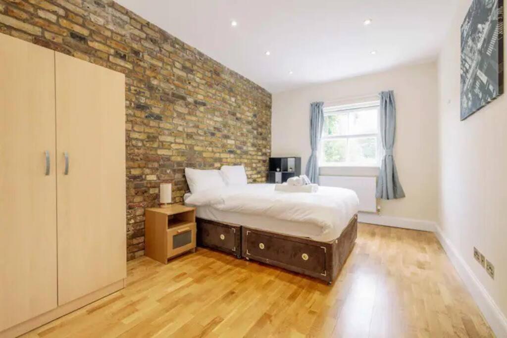 Bright And Quiet 2-bed 2-bath With Great Patio Londres