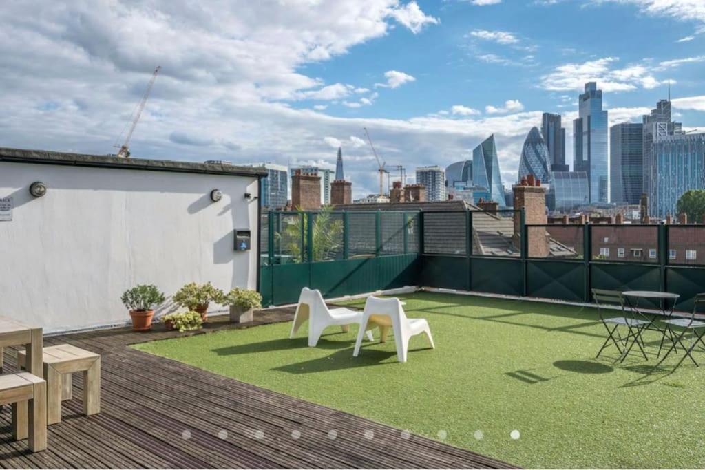 Apartment Luxury Artistic 2 Bedroom W/balcony-great Location