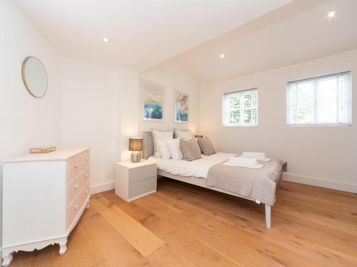 Holiday home Pass The Keys Fabulous House Richmond London