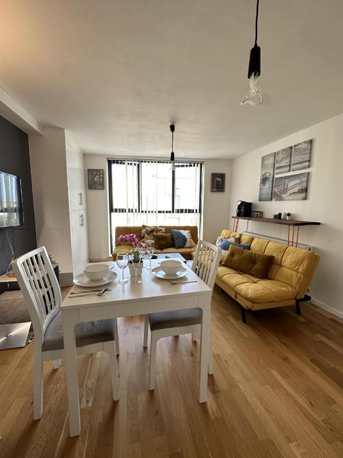 Stoke Newington Deluxe Flat Apartment London