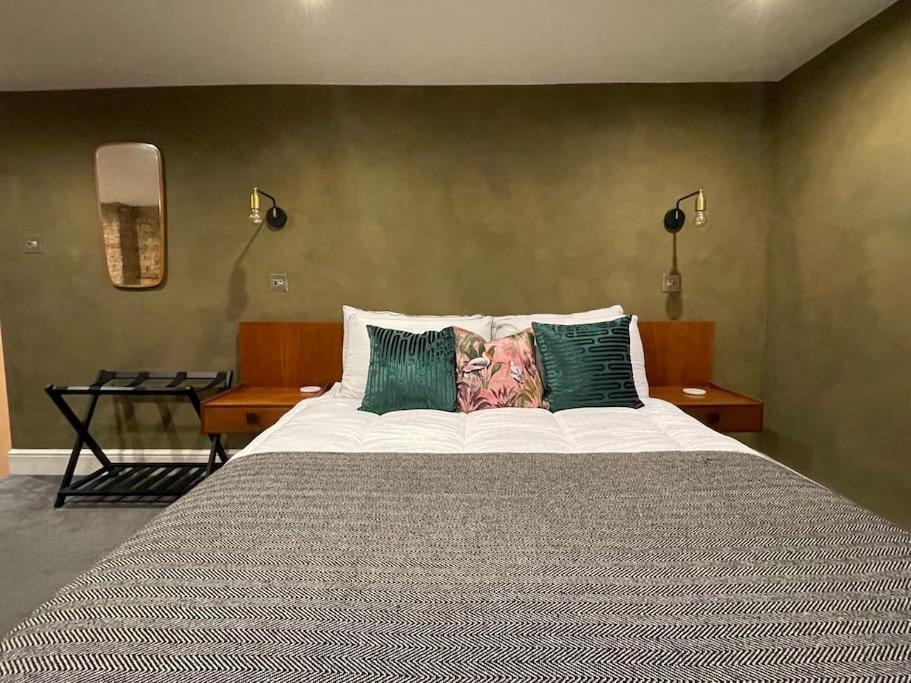 Exposed Brick Flat Finsbury Park Apartment London