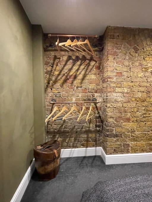 Exposed Brick Flat Finsbury Park London