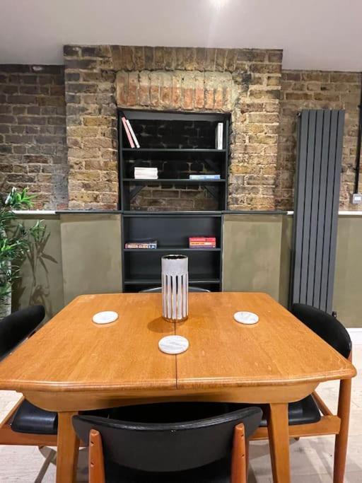 Exposed Brick Flat Finsbury Park *