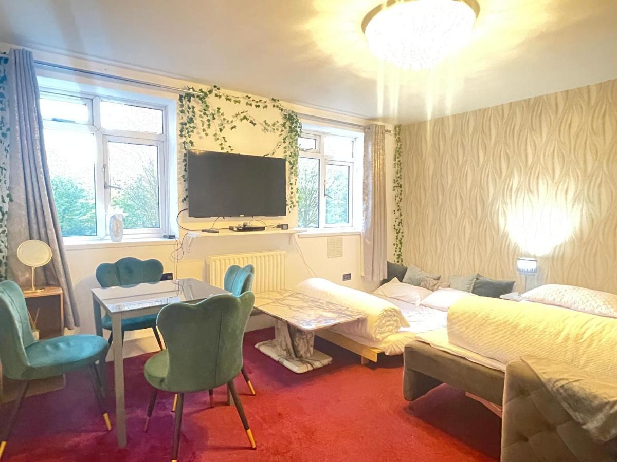 Privatunterkunft With Shared Kitchen
