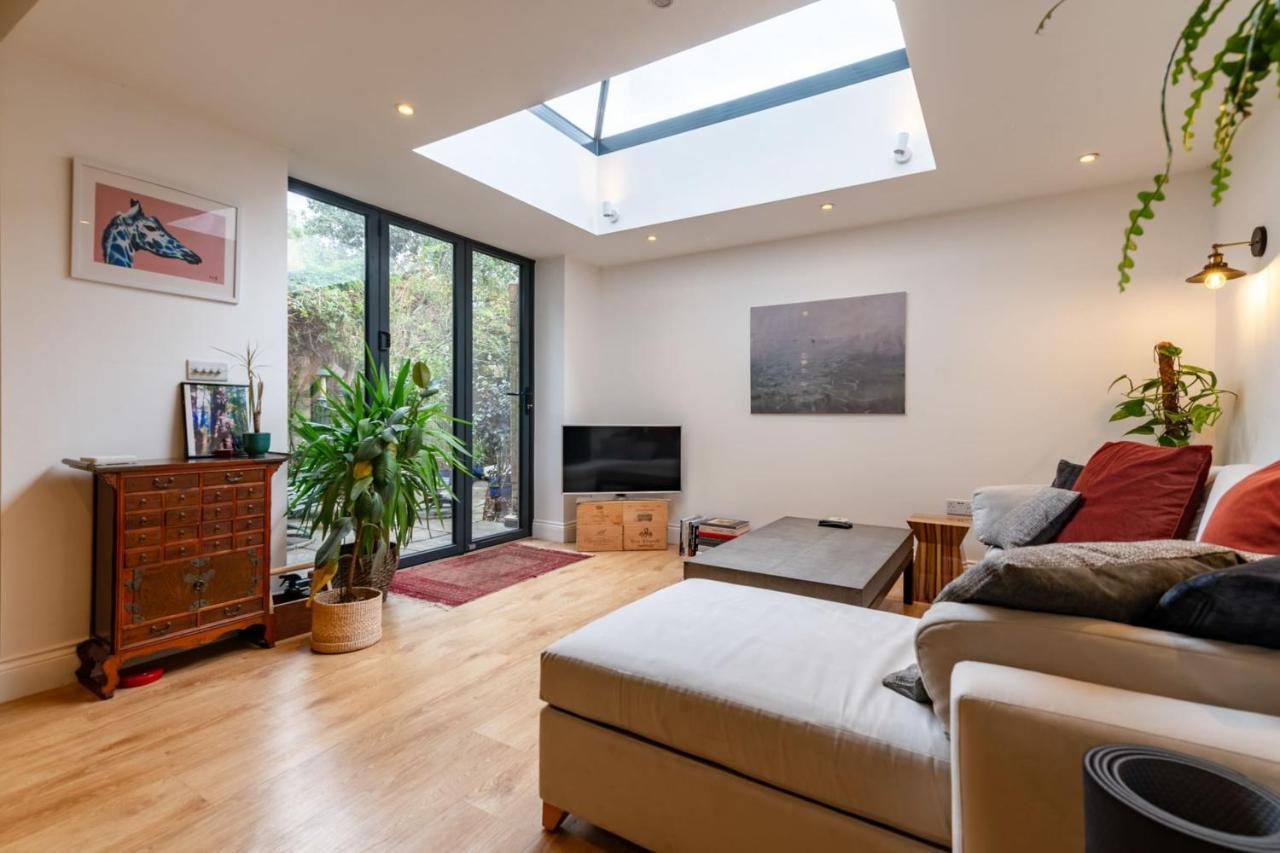Beautiful Two Bed Abode In South West