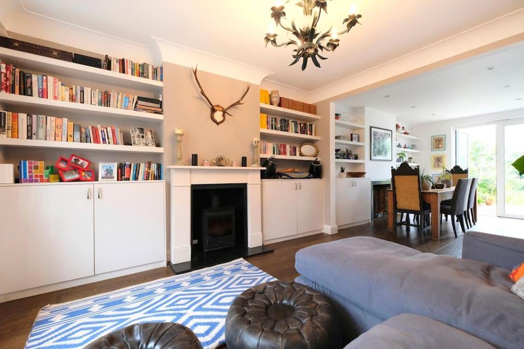 Holiday home A Beautiful And Welcoming And Garden London