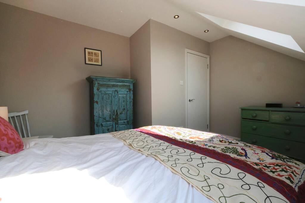 Holiday home A Beautiful And Welcoming And Garden London
