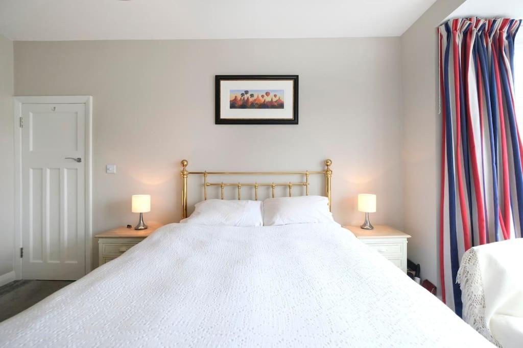 A Beautiful And Welcoming And Garden Holiday home *