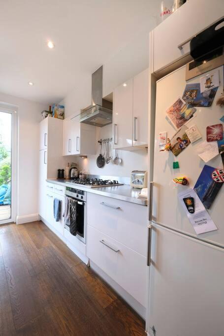 A Beautiful And Welcoming And Garden London