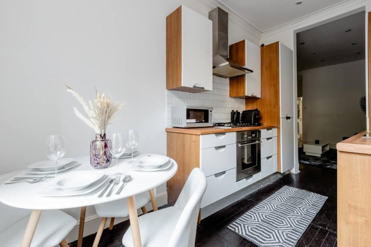 Apartment Spacious Apt In Central London
