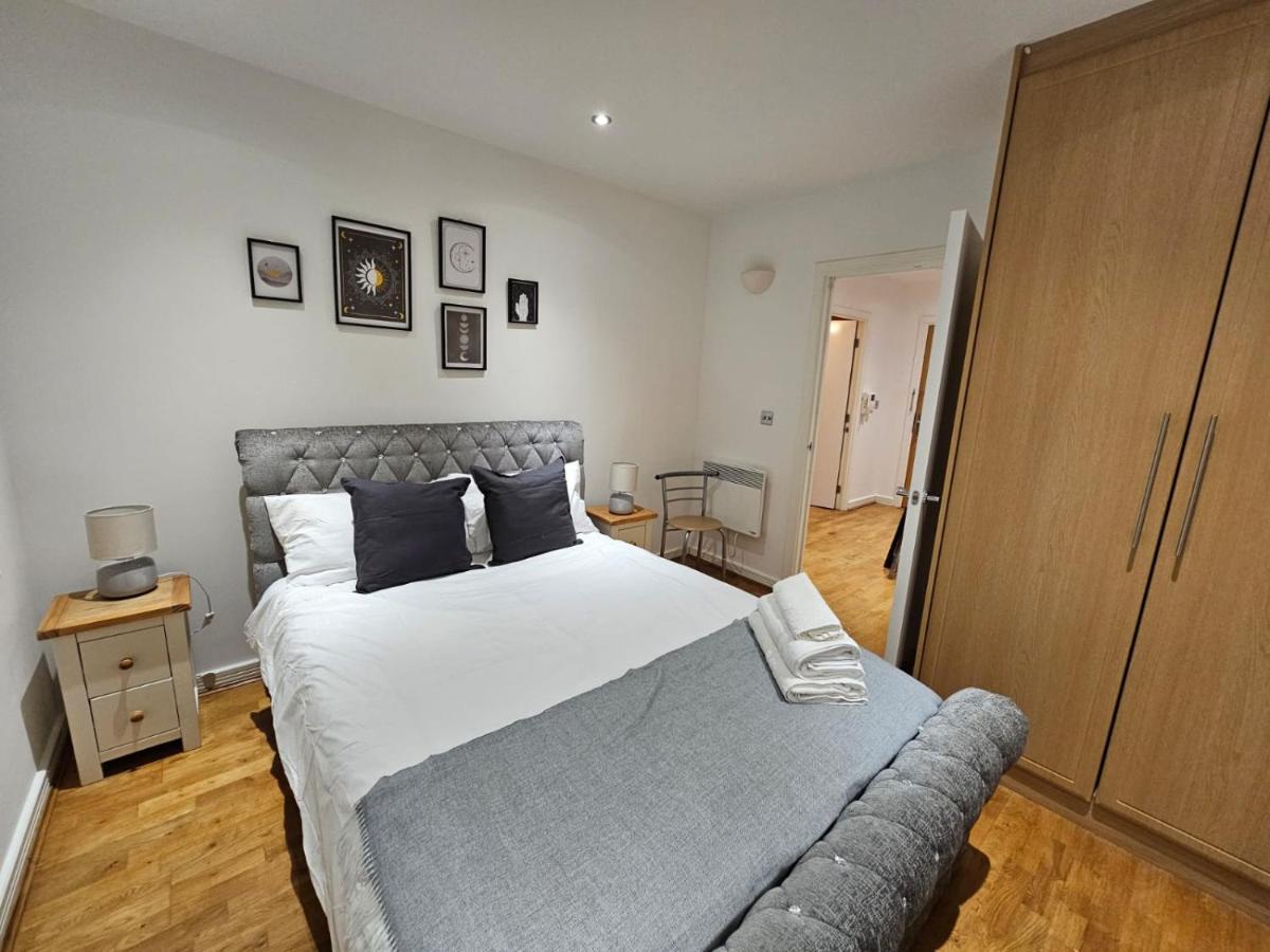 Cozy Flat Close To *
