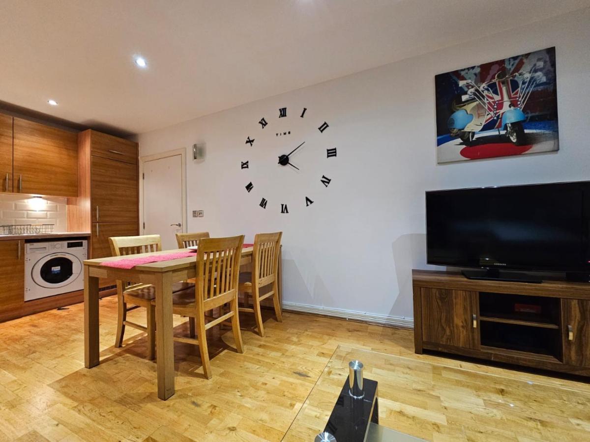 Cozy Flat Close To