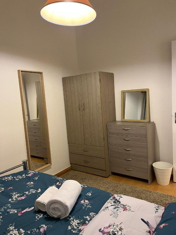 2 Bedroom Flat In Leicester Square Apartment