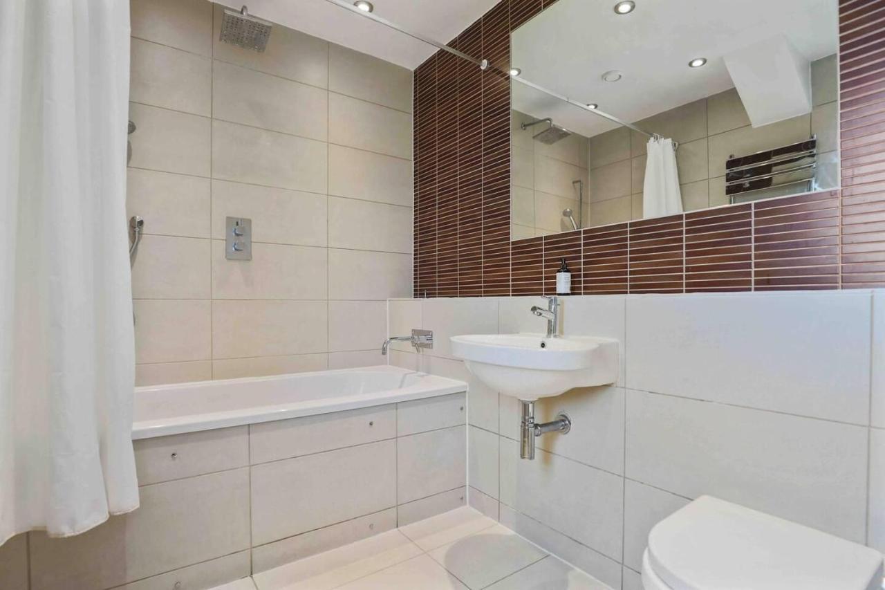 Luxurious Two Bedroom Penthouse Apartment