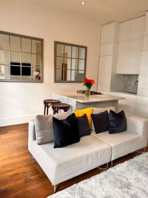 Little Gem In The Heart Of Chelsea Apartment