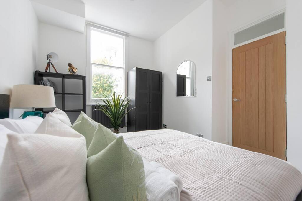 Stunning Notting Hill Not Active * London