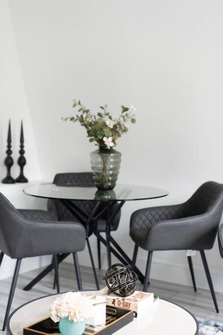 Apartment Stunning Notting Hill Not Active *