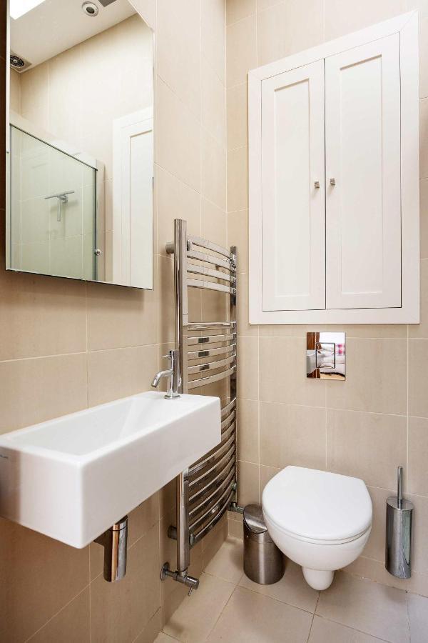 Veeve - The Tranquil Townhouse London