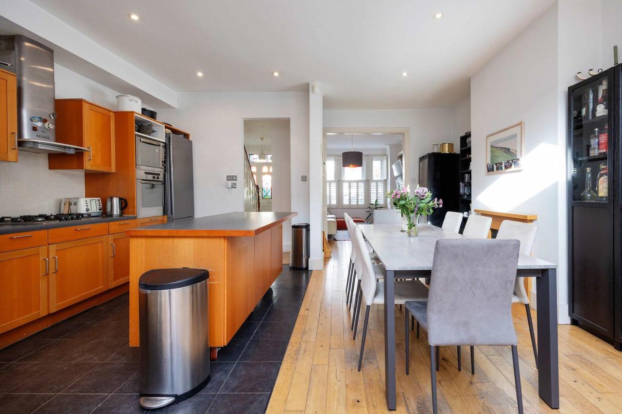 Veeve - The Tranquil Townhouse London