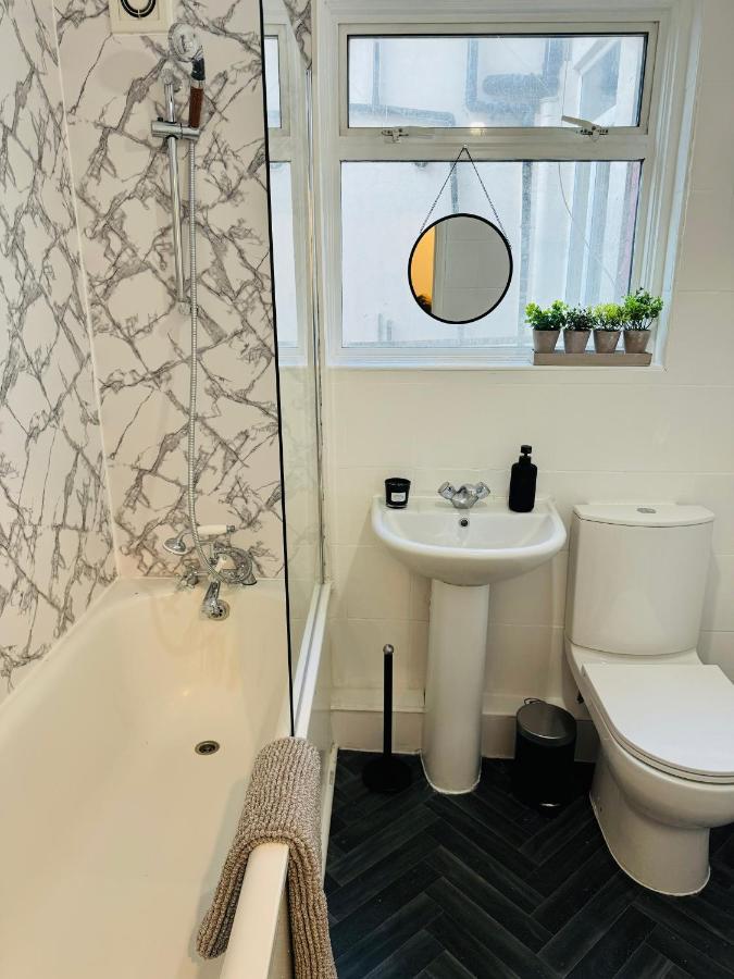 Holiday home 2 Bedrooms House Near Central *