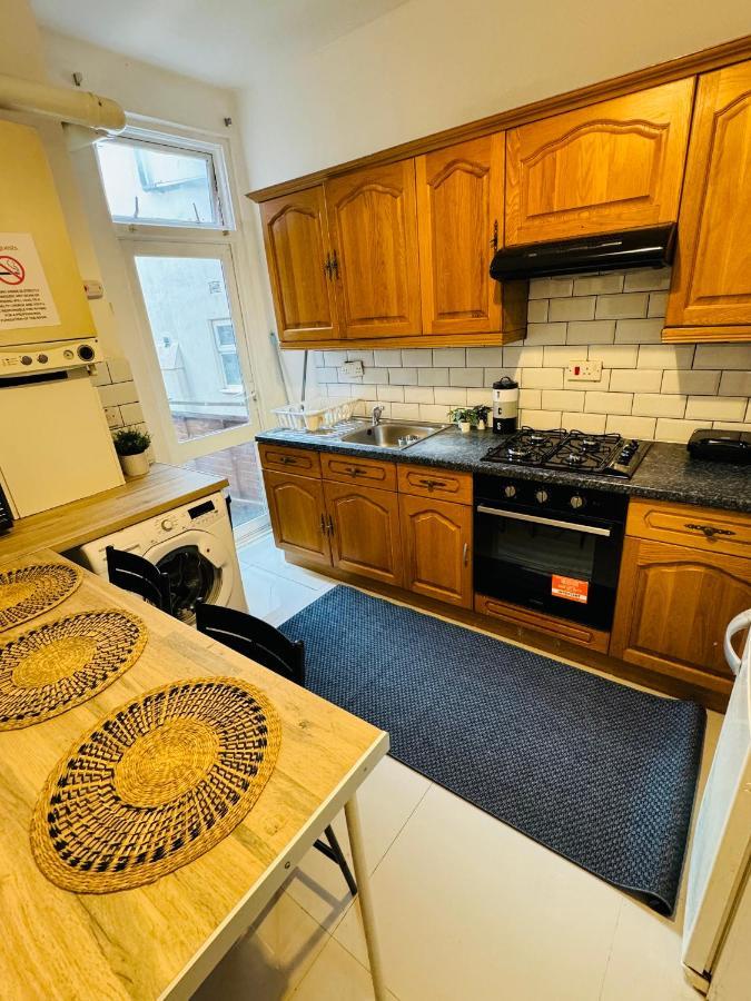 2 Bedrooms House Near Central Holiday home