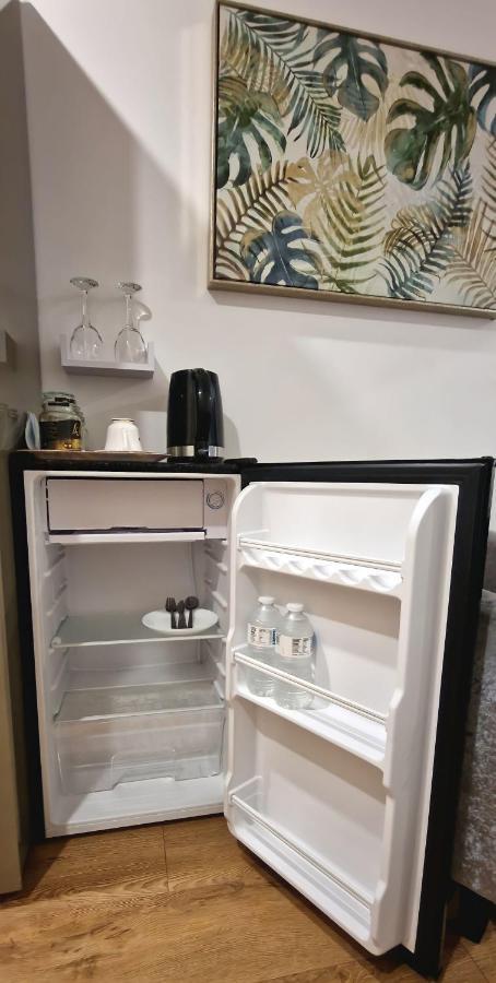 Chanel Ensuite Double Homestay London