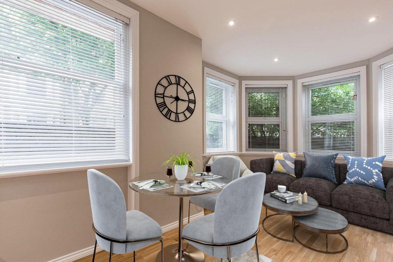Kensington Olympia Apartment, Breakfast Apartment