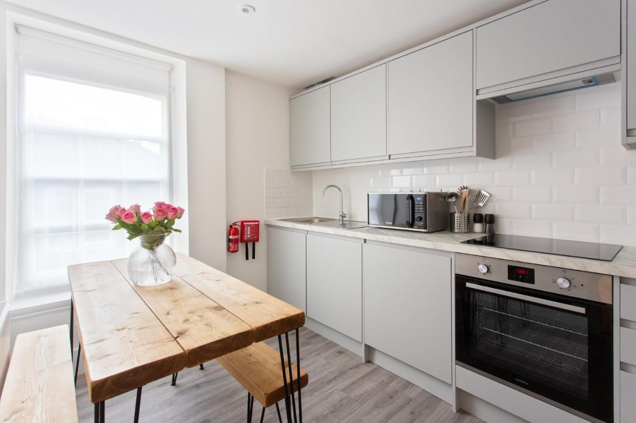 2 Bedroom In Covent Garden Sleeps 6 London