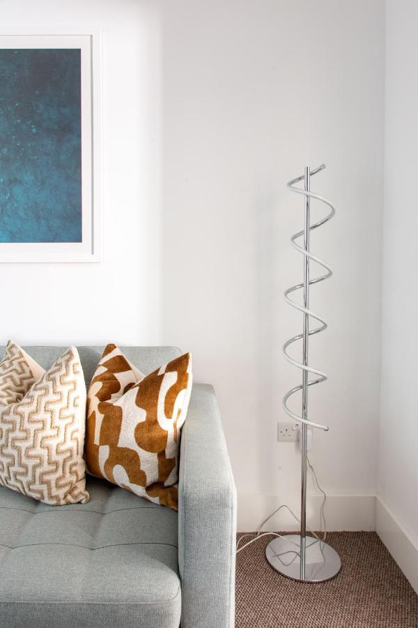 2 Bedroom In Covent Garden Sleeps 6