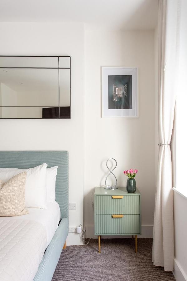 2 Bedroom In Covent Garden Sleeps 6 Apartment London