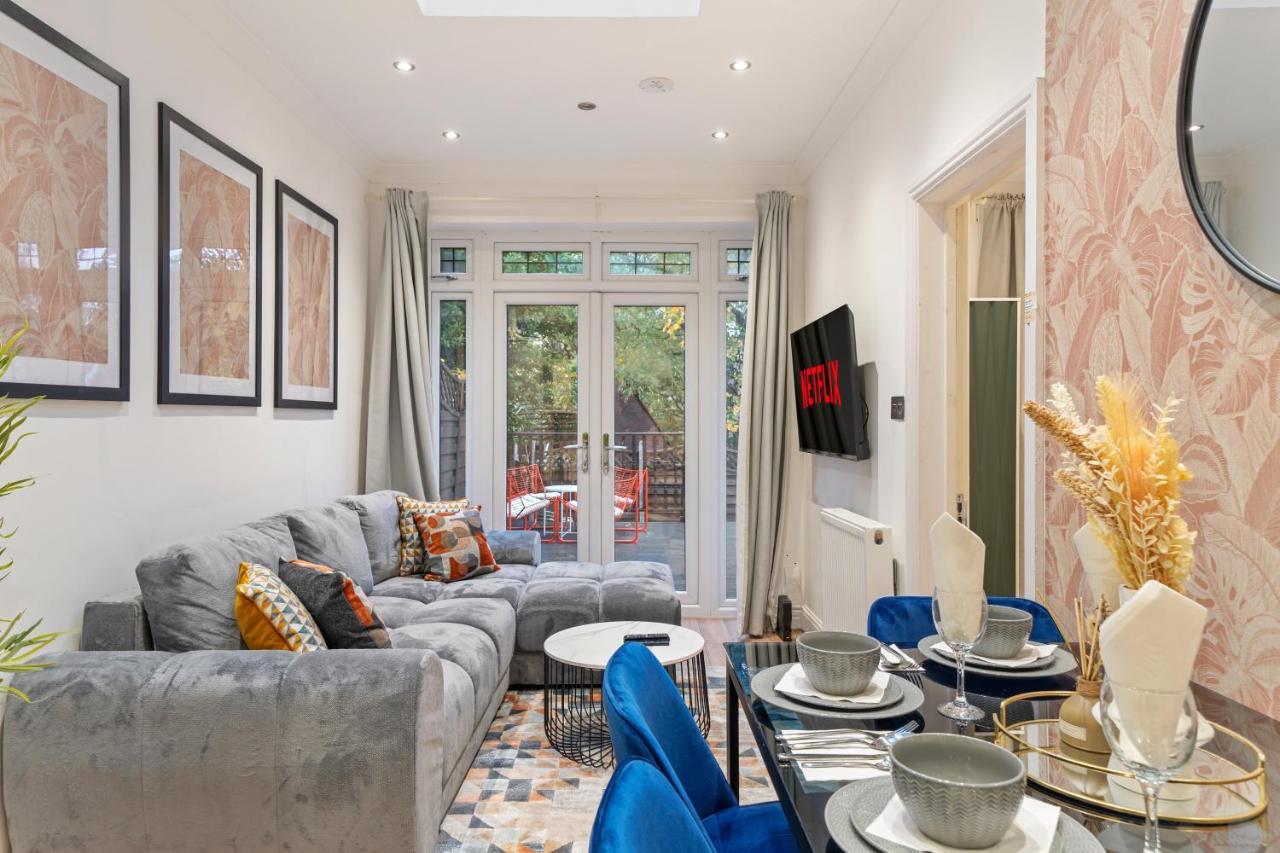 Apartment Stunning 3-bedroom In - Sleeps 8 *