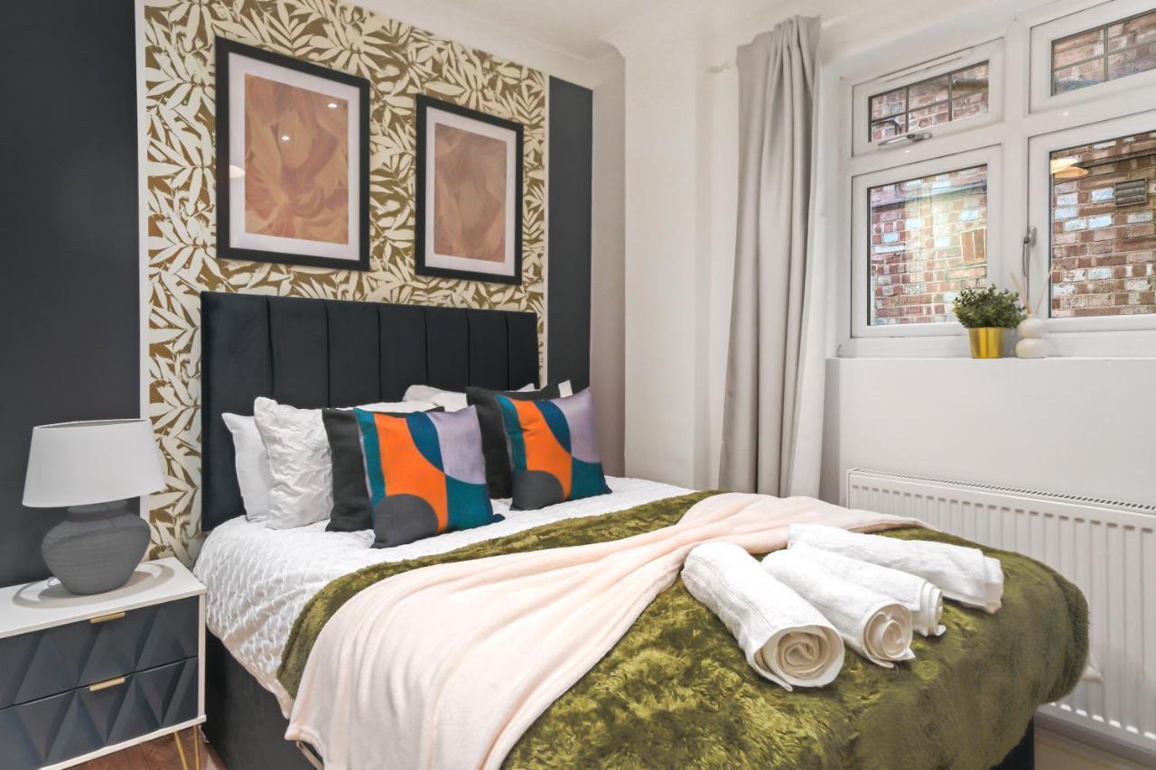 Apartment Stunning 3-bedroom In - Sleeps 8 London