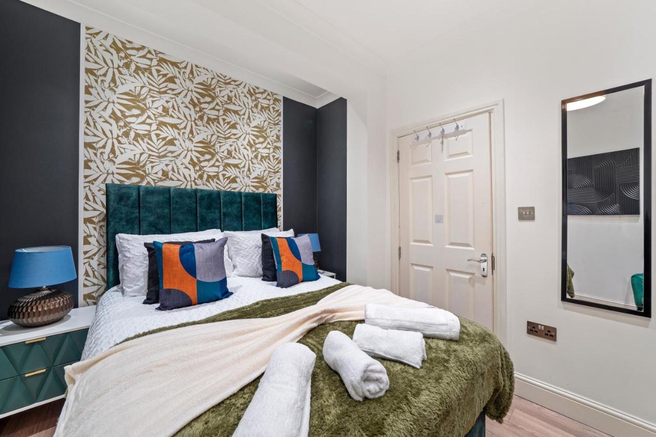 Stunning 3-bedroom In - Sleeps 8 Apartment London