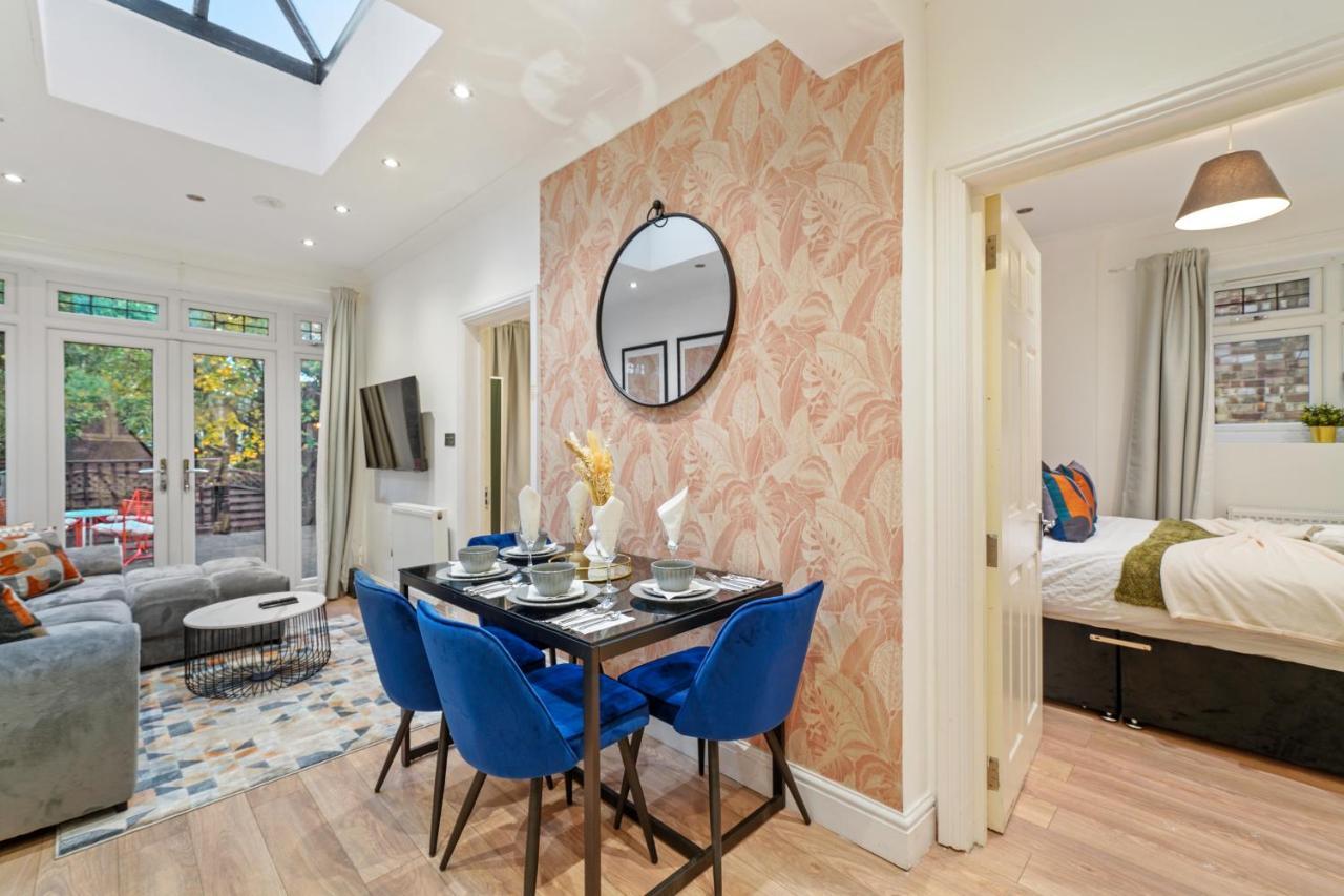 Stunning 3-bedroom In - Sleeps 8 *
