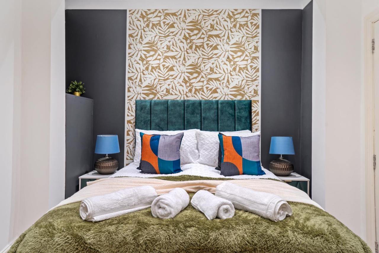Stunning 3-bedroom In - Sleeps 8
