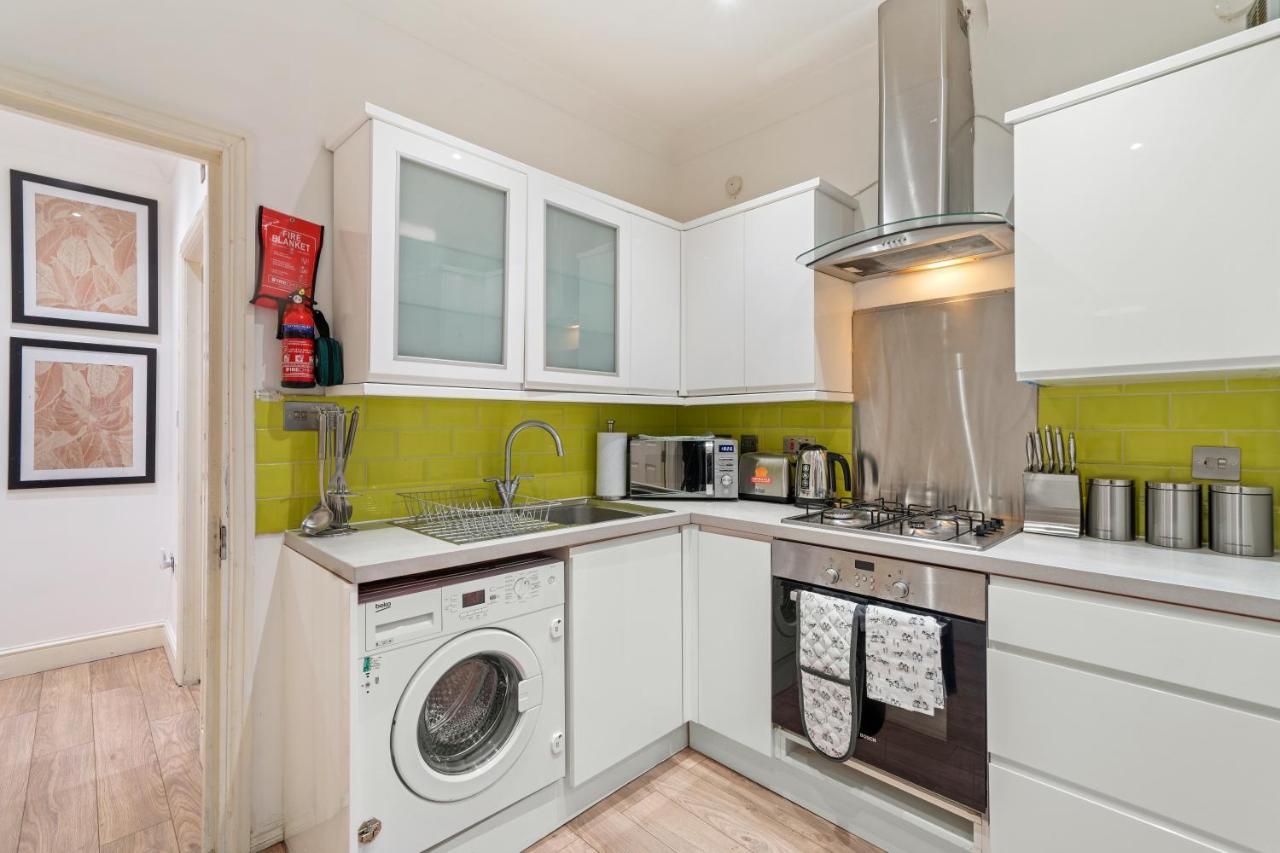Apartment Stunning 3-bedroom In - Sleeps 8 London