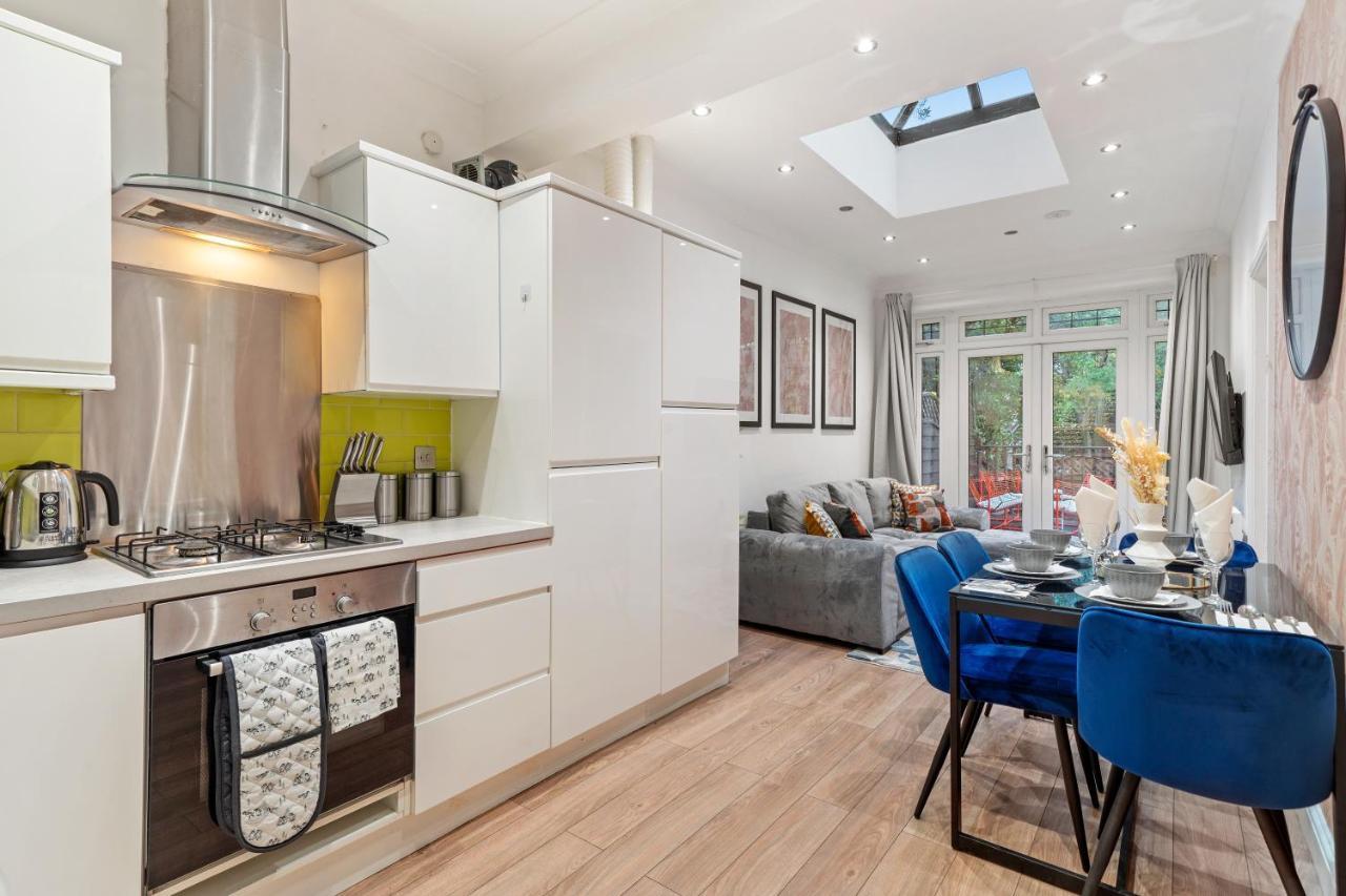 Stunning 3-bedroom In - Sleeps 8 * London