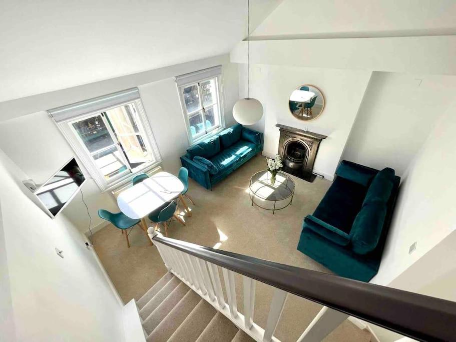 Fab Split Level Kensington Apartment