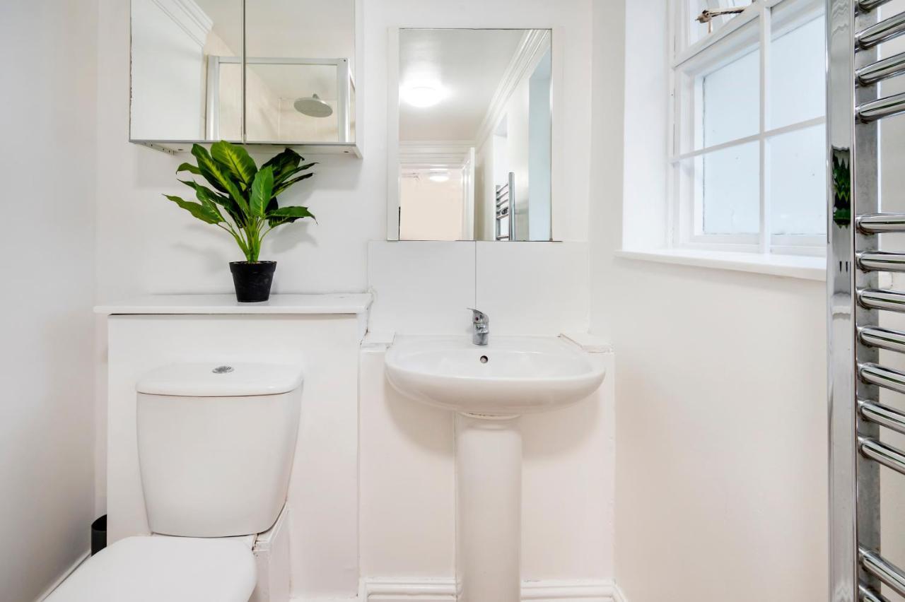 Hyde Park Modern Apartment