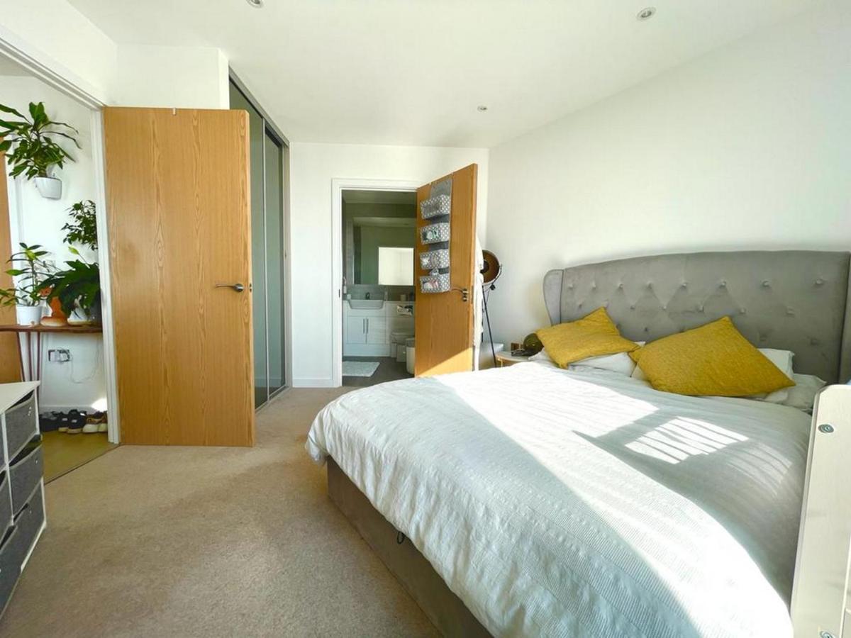 Stylish 1-bedroom With Stunning Views